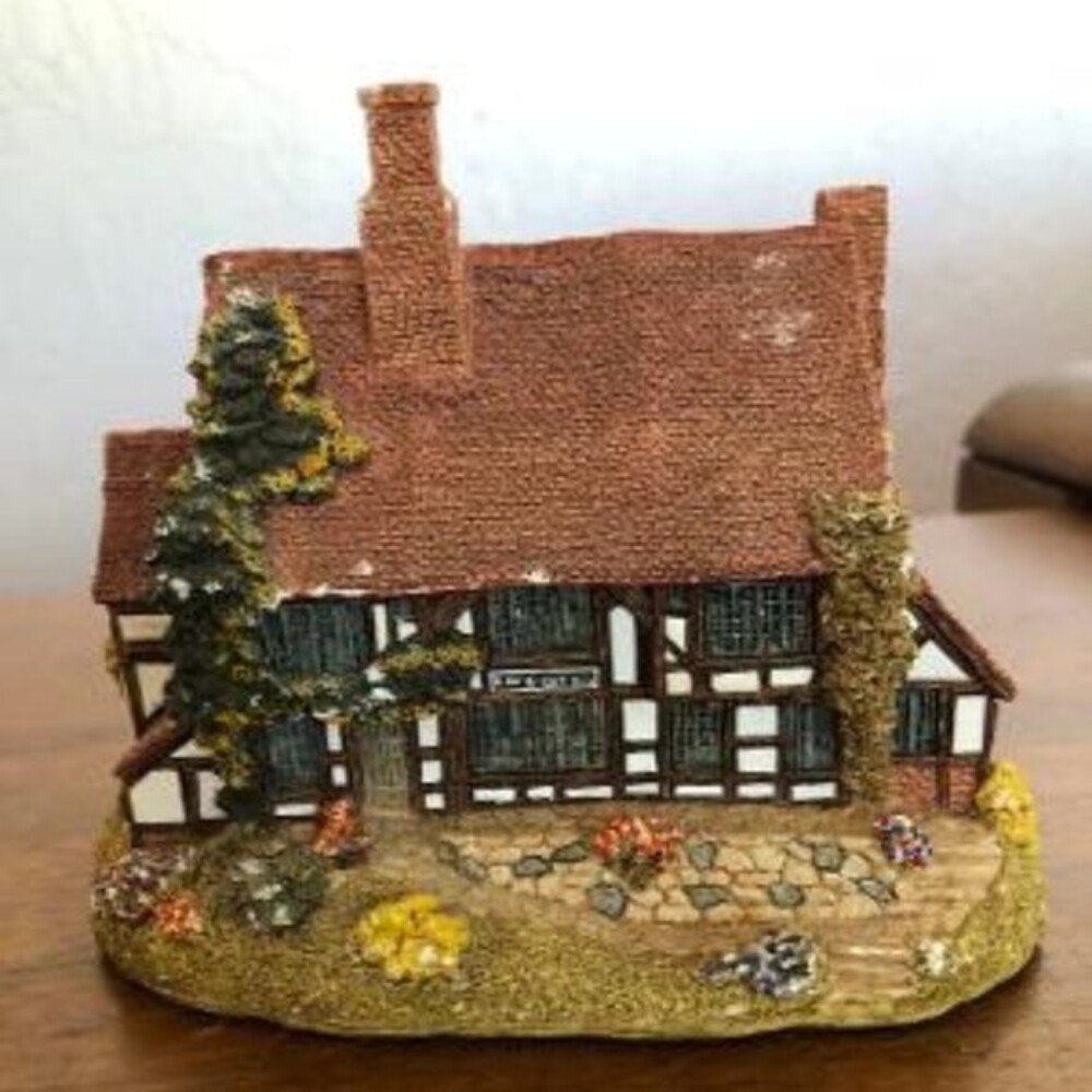 Crown Inn By Lilliput Lane